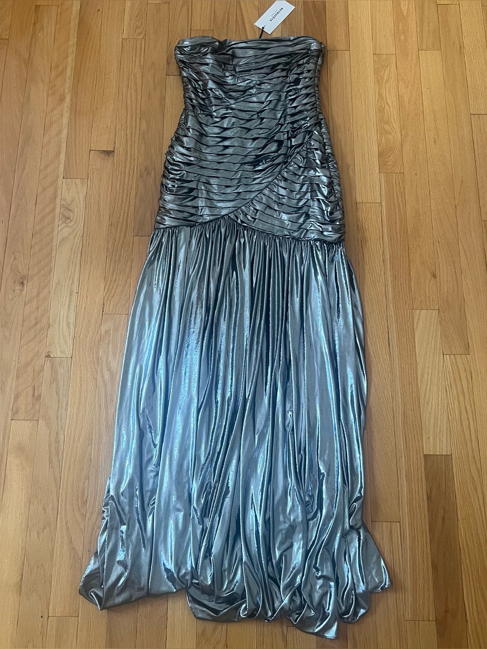 Retrofête Josie Dress in Gunmetal Silver Lame Gown with Side Slit size Small NWT - Picture 3 of 7